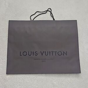 Louis Vuitton xl paper shopping bag